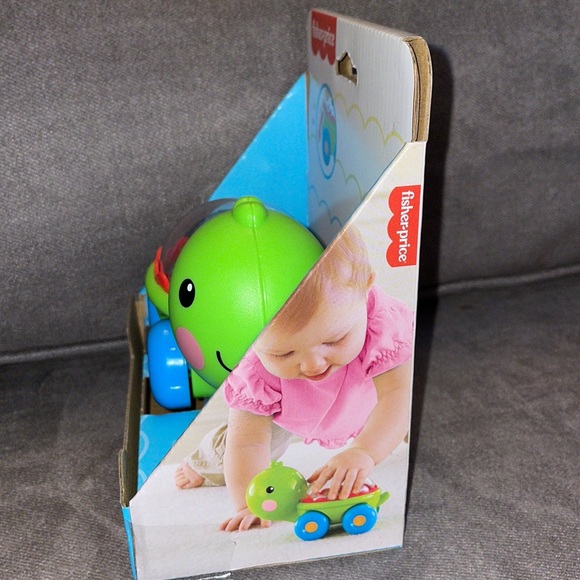 NWT.  Fisher-Price.  Poppity pop turtle.  6 months+ - Picture 3 of 4